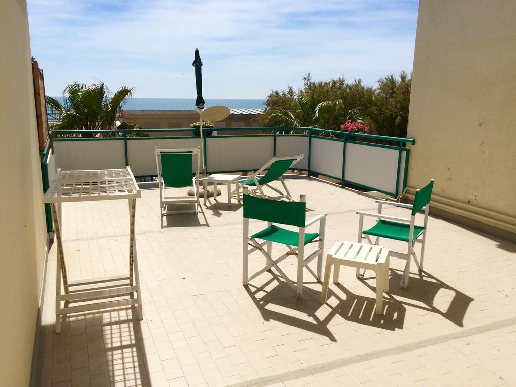 Lungomare Hotel Марина ди Чечина Стая снимка
