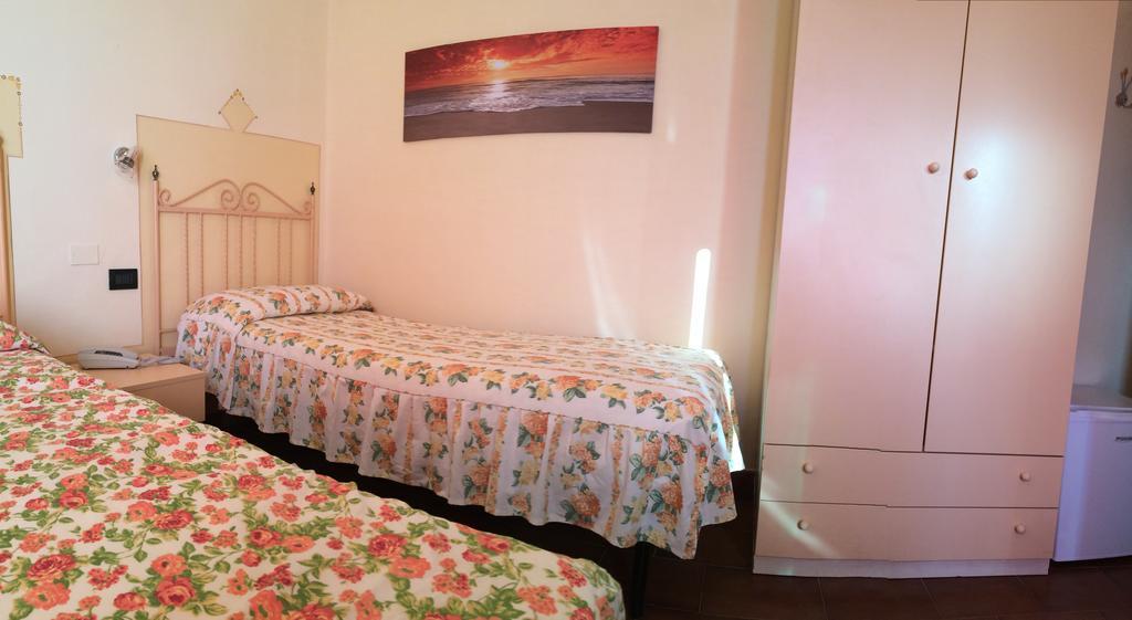 Lungomare Hotel Марина ди Чечина Екстериор снимка